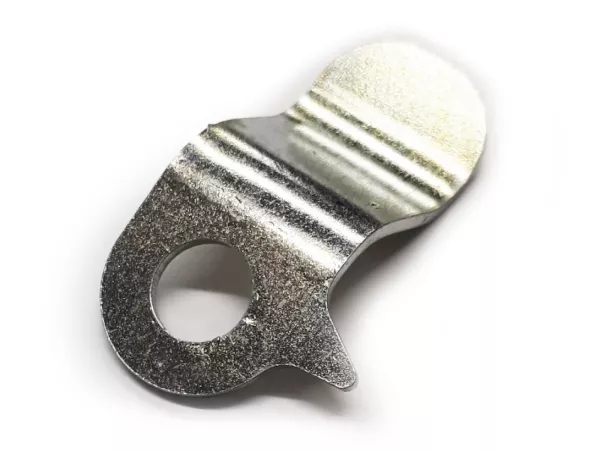 Plaque de maintien pour tuyau de ventilation -PIAGGIO- Vespa GTS 125 (ZAPMA3200, ZAPMA3700, ZAPMD3200), Vespa GTS Super 125 (ZAPMA3100, ZAPMA3200, ZAPMA3700, ZAPMD3200), Vespa 946 125 (ZAPM80100, ZAPM80101), Vespa 946 Red 125 (ZAPM80100, ZAPMA7100, ZAPM80