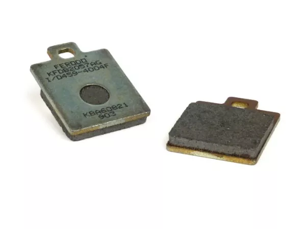 Remblokken -PIAGGIO, Hengtong 35,6x49mm- Hengtong - Vespa PX (2011-2017) - Vespa PX125/150 (ZAPM741, ZAPM742, 2011-), S50-150 (ZAPC389, ZAPC381, ZAPC386, ZAPM444, ZAPM682, ZAPM44302), ET4 50 (ZAPC260), LX50-125 (ZAPC384, ZAPC381, ZAPC387, ZAPC383, ZAPM44
