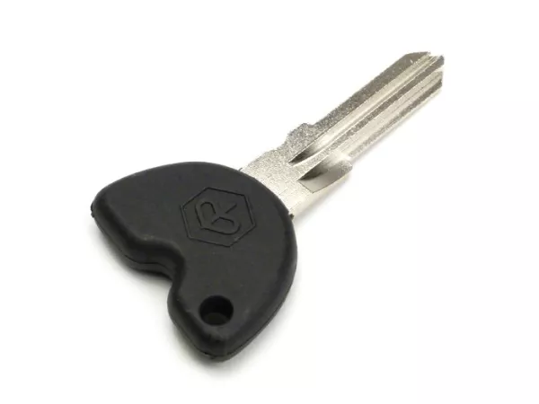Key blank (w/o immobiliser) -PIAGGIO- Piaggio Fly50 (LBMC445, LBMC446, LBMC447, ZAPC444), Fly125 (LBMM571), Fly150 (LBMM571), Liberty50 (ZAPC421, ZAPC424), TPH50 (LBMC501), ZIP100 (LBMM252), ZIP2 50(LBMC25), ZIP SP 50 (ZAPC250)
