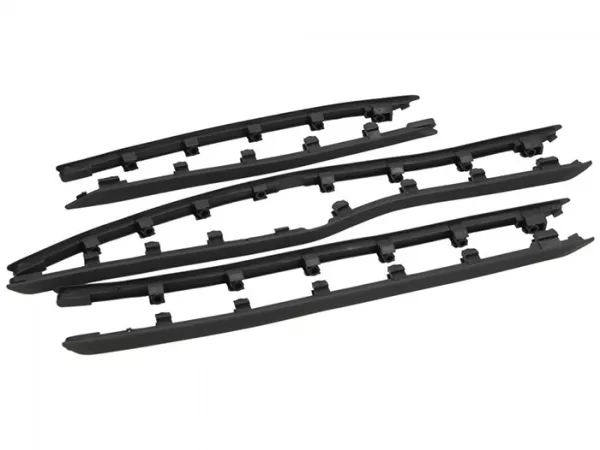 Set strip tapak, hitam -PIAGGIO- Vespa Primavera 125 (ZAPM81100, ZAPM81101, ZAPMA1100, RP8M82500, RP8M82821, RP8M82100, RP8M82310, ZAPMA1101, ZAPMD1100), Vespa Primavera 150 (ZAPM81200, ZAPMA1200, ZAPM81201, ZAPMA1201, ZAPMD120), Vespa Primavera 50 (ZA
