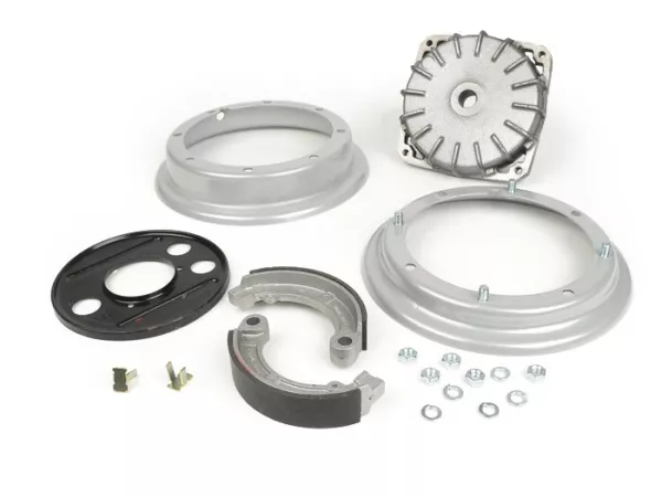 Kit d’adaptation pour passer tambour de frein arrière de 10 pouces à 8 pouces (jante type Super avec 4 trous extérieurs) -QUALITÉ OEM- Vespa Wideframe V1, V15, V30, V33, VU, VM, VN, VNA, Hoffmann, VNB, ACMA, VL150, VB150, VBA150, VBB150