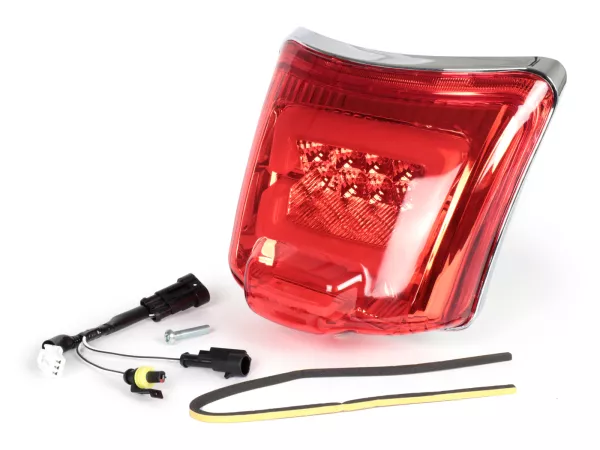 Fanale posteriore incl. cornice -MOTO NOSTRA, LED 'Boulder' - Vespa GTS (2019-2022) GTS125 iGet, GTS300 HPE, GTS SUPER 125/300 HPE, GTS SUPERSPORT 125/300, GTS SUPERTECH 125/300 HPE - Vetro rosso/cornice cromata