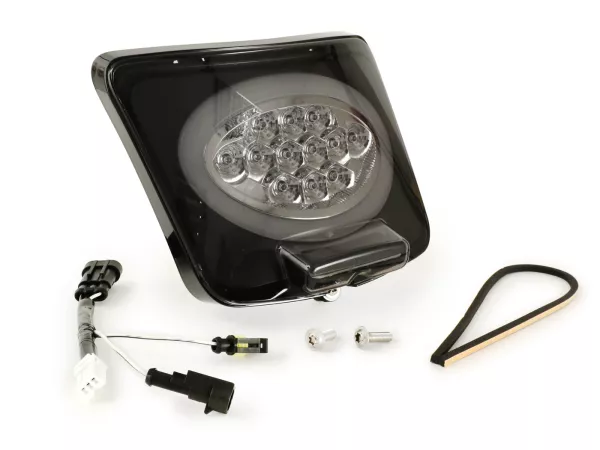 Achterlicht incl. frame -MOTO NOSTRA, LED 'Slimstyle'- Vespa GTS (2019-2022) GTS125 iGet, GTS300 HPE, GTS SUPER 125/300 HPE, GTS SUPERSPORT 125/300, GTS SUPERTECH 125/300 HPE - Glas zwart/ frame zwart glanzend
