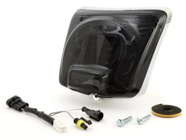 Lampu belakang termasuk rangka -MOTO NOSTRA, LED 'Panah' - Vespa GTS (2019-2022) GTS125 iGet, GTS300 HPE, GTS SUPER 125/300 HPE, GTS SUPERSPORT 125/300, GTS SUPERTECH 125/300 HPE - kaca hitam/ rangka berlapis krom