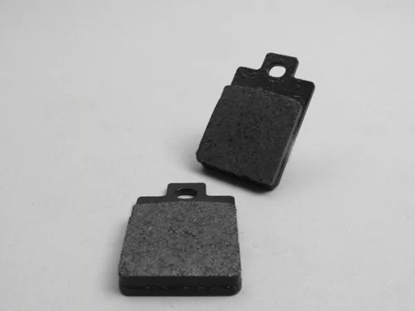 Plaquettes de frein -NEWFREN- 31.5x49mm - PIAGGIO Sfera RST 50 cc (C01), Sfera RST 125 cc (M01), Sfera RST 80 cc (M03), Zip Fast Rider 50 cc (SSL1T2)