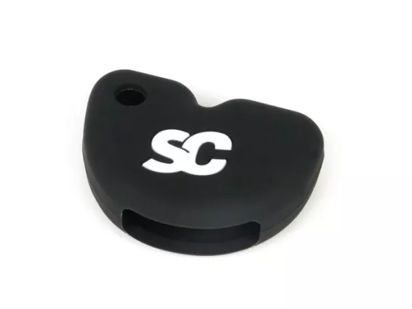 Sleutelhanger siliconen -SC- Piaggio (1998-), Vespa GT, GTS 125-300, GTV, GTL, Sprint Primavera, S, LX, ET2, ET4, Piaggio X7, X8, X9, Beverly, Liberty, Fly, Skipper, NRG Power, TPH X/XR, Gilera Runner - zwart, wit logo (sleutelcondoom)