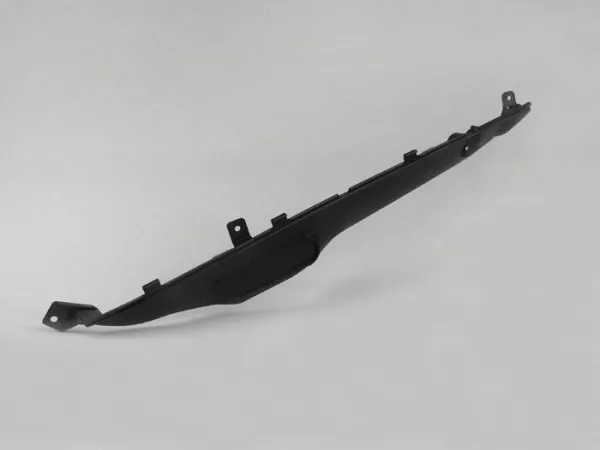 Panel sisi kiri bawah belakang -GILERA- Runner (dari tahun 2006) (ZAPC461, ZAPC462, ZAPM461, ZAPM462, ZAPM463, ZAPM464) - Hitam